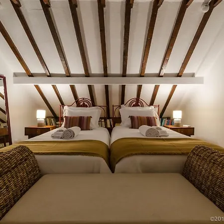 Casa Do Tamariz, Xix Century House *